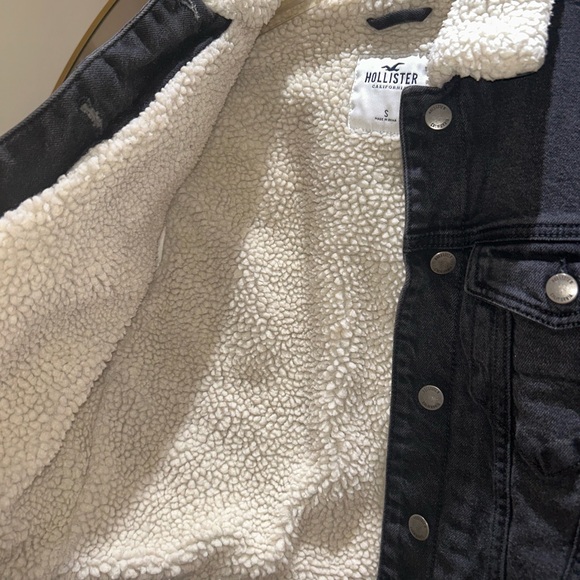 Hollister Black Denim Jacket with Sherpa Interior - Picture 2 of 3